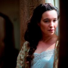 Lullaby to My Father: Yaël Abecassis nei panni di Efratia, madre del regista Amos Gitai, in una scena del film