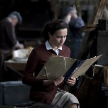 Lullaby to My Father: Yaël Abecassis, nel ruolo della madre del regista Amos Gitai, in una scena del film