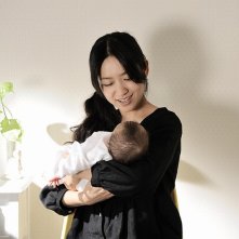 Penance: Chizuru Ikewaki in una tenera scena del film di Kiyoshi Kurosawa