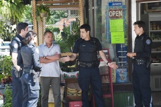 Rookie Blue: Travis Milne, Missy Peregrym, Von Flores, Ben Bass e Gregory Smith nell'episodio A Good Shoot