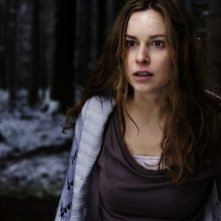 Du hast es versprochen: lo sguardo terrorizzato di Mina Tander in una scena del film