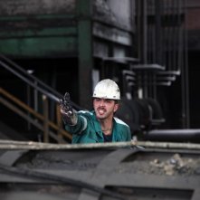 Acciaio: una furibonda immagine di Michele Riondino tratta dal film