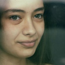 Araf - Somewhere in Between: la bellissima Neslihan Atagül in una scena del film