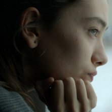 Araf - Somewhere in Between: la giovane Neslihan Atagül in una scena del film