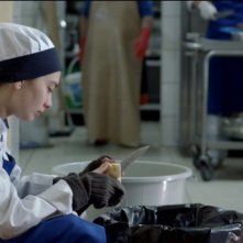 Araf - Somewhere in Between: Neslihan Atagül in una scena del film nei panni di Zehra