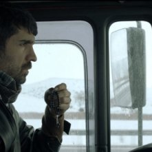 Araf - Somewhere in Between: Özcan Deniz in una scena del film