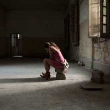 L'intervallo: Francesca Riso in una scena nei panni di una ragazza sequestrata da un clan della malavita