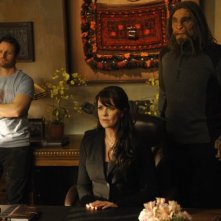 Sanctuary: Christopher Heyerdahl, Amanda Tapping e Robin Dunne nell'episodio Untouchable