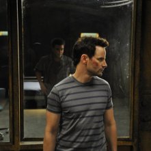 Sanctuary: Robin Dunne in una scena dell'episodio Fugue