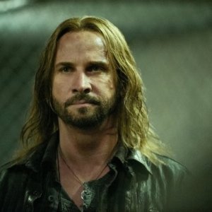 Falling Skies:  Colin Cunningham è John Pope nell'episodio Un'unione sempre più perfetta