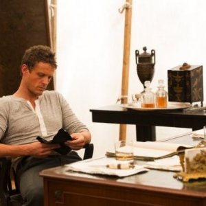 Revolution: David Lyons in una scena del pilot della serie
