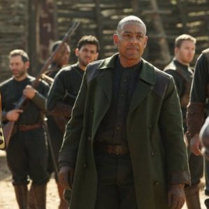 Revolution: Giancarlo Esposito in una scena del pilot della serie