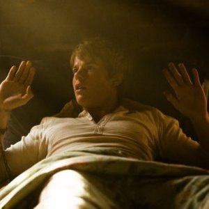 Revolution: Graham Rogers in una scena del pilot della serie