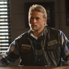 Sons of Anarchy: Charlie Hunnam nell'episodio Sovereign