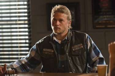 Sons of Anarchy: Charlie Hunnam nell'episodio Sovereign