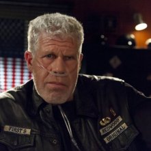 Sons of Anarchy: Ron Perlman nell'episodio Sovereign