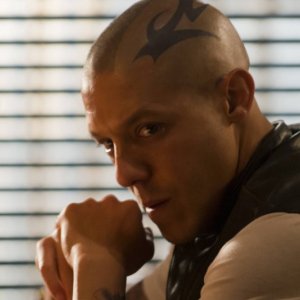 Sons of Anarchy: Theo Rossi nell'episodio Sovereign