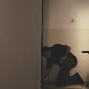 The Cutoff Man: Moshe Ivgy in una scena tratta dal film di Idan Hubel