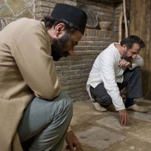 The paternal house: Mehran Rajabi in una scena del film con Nasser Hashemi