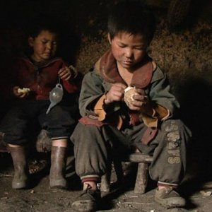 Three Sisters: un'immagine del documentario di Wang Bing