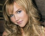 Arielle Kebbel e Robbie Amell in Hawaii Five-0