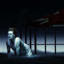 Bob Wilson's Life & Death of Marina Abramovic: Willem Dafoe e Marina Abramovic in una scena del documentario teatrale su Marina Abramovic