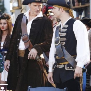 Hart of Dixie: Tim Matheson e Scott Porter nell'episodio The Pirate & The Practice