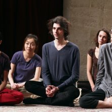 Sur un fil: una scena del docu-film teatrale di Simon Brook