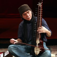 The Tightrope: Toshi Tsuchitori in una scena