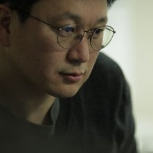 The weight: il regista del film Jeon Kyu-hwan sul set