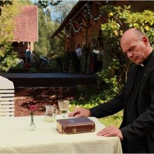 Die Kirche bleibt im Dorf : Ulrich Gebauer in una scena