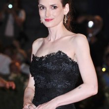 Venezia 2012: Winona Ryder sul red carpet prima della premiere di The Iceman