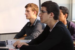 Clip Esclusiva 1 - Il rosso e il blu