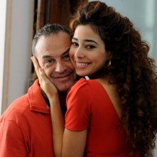 All'ultima spiaggia: Aurora Cossio guancia a guancia con Antonio Giuliani in una foto promozionale