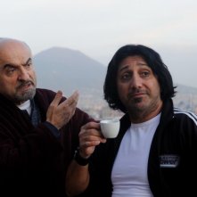 All'ultima spiaggia: Ivano Marescotti insieme a Carmine Faraco in una scena