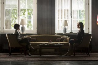 Political Animals: Carla Gugino e Sigourney Weaver nel Pilot della serie