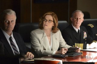 Political Animals: Sigourney Weaver in una scena dell'episodio Lost Boys