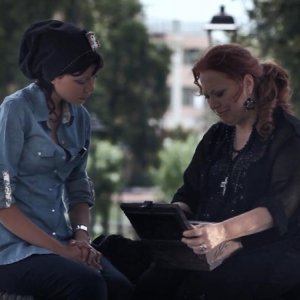 Vitriol: la protagonista Roberta Astuti in una scena insieme a Gabriella Cerino