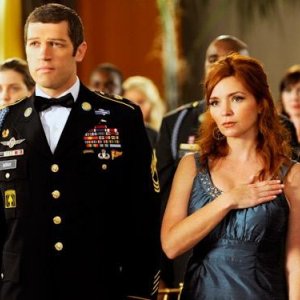 Brigid Brannagh in una scena dell'episodio Addio alle armi della quinta stagione di Army Wives - Conflitti del cuore