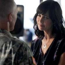 Catherine Bell in un momento dell'episodio Contromisure della quinta stagione di Army Wives - Conflitti del cuore