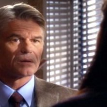 Harry Hamlin in una scena dell'episodio Braccia che sorreggono della quinta stagione di Army Wives - Conflitti del cuore