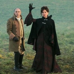 Once Upon a Time: Barbara Hershey e Tony Perez nell'episodio The Stable Boy