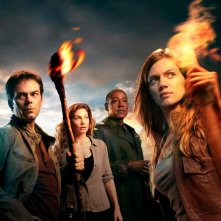 Revolution: Elizabeth Mitchell, Giancarlo Esposito e Tracy Spiridakos in una foto promozionale
