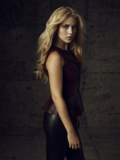 The Vampire Diaries: Claire Holt in una foto promozionale della stagione 4