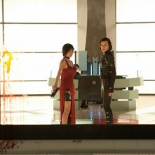 Milla Jovovich in Resident Evil: Retribution insieme a Li Bingbing