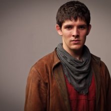 Colin Morgan in un'immagine promozionale della quinta stagione della serie televisiva Merlin