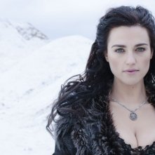Katie McGrath in una foto promozionale della quinta stagione della serie TV Merlin