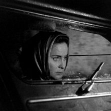 Alida Valli in una scena del film Occhi senza volto