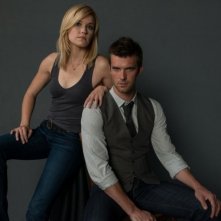 Haven: Emily Rose e Lucas Bryant in una foto promozionale della stagione 3