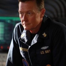 Last Resort: Robert Patrick in una scena della serie